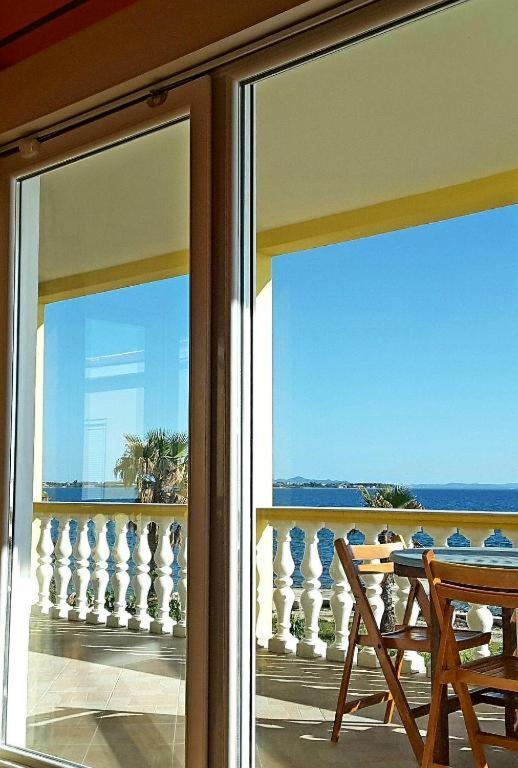 Deby Beach House Vir Eksteriør bilde